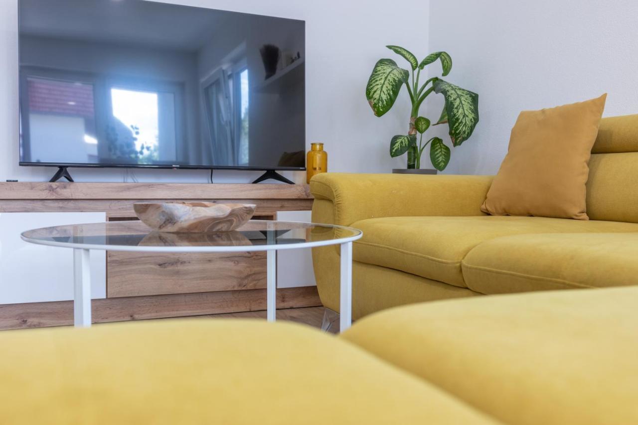 Unique: Zentrumsnahe 2 Zimmerwohnung In Villingen Mit Netflix 1 Og エクステリア 写真